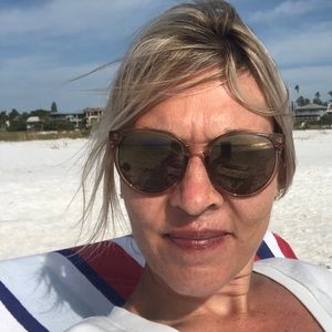 Meet your Posher, Gena